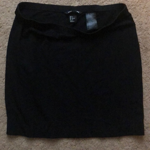 H&M Dresses & Skirts - H&M Skirt